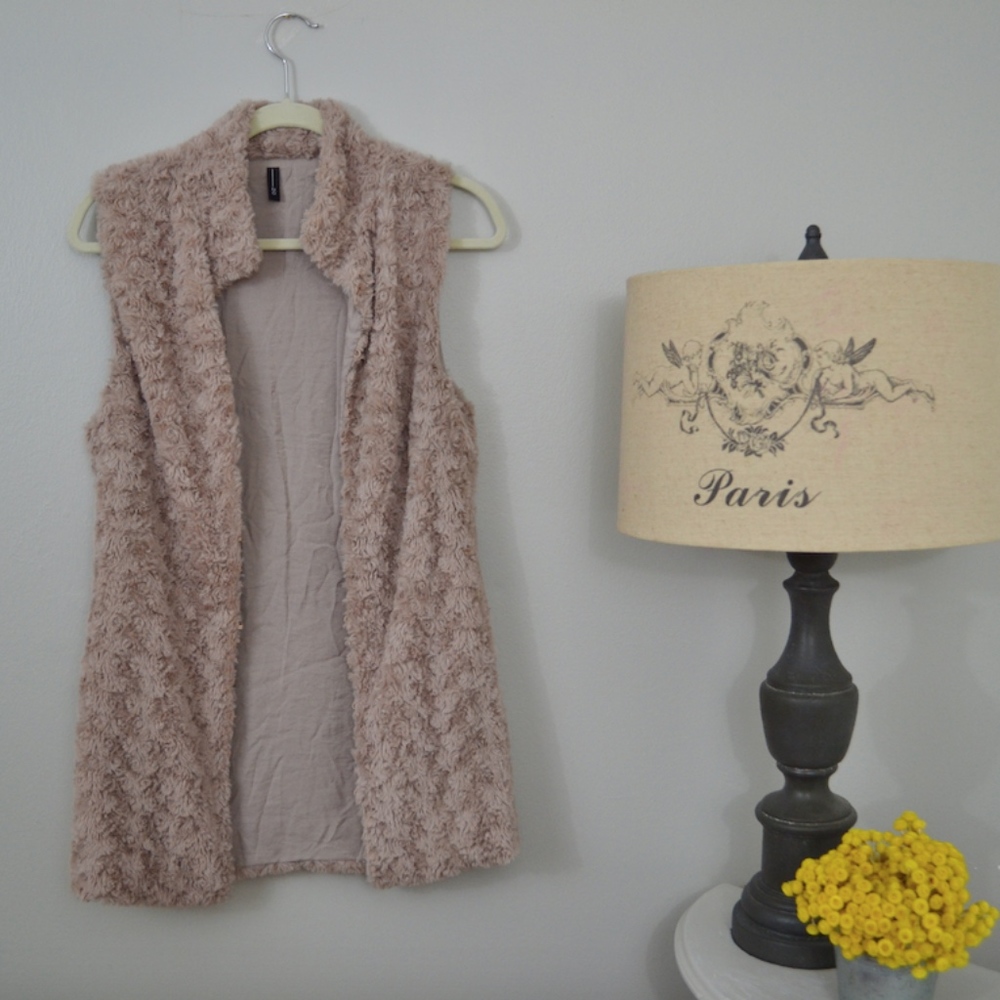 Anthropolgie like cardigan sleeveless cream
